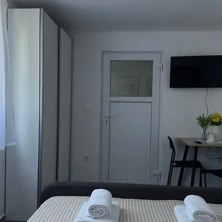 Fenix Apartment *